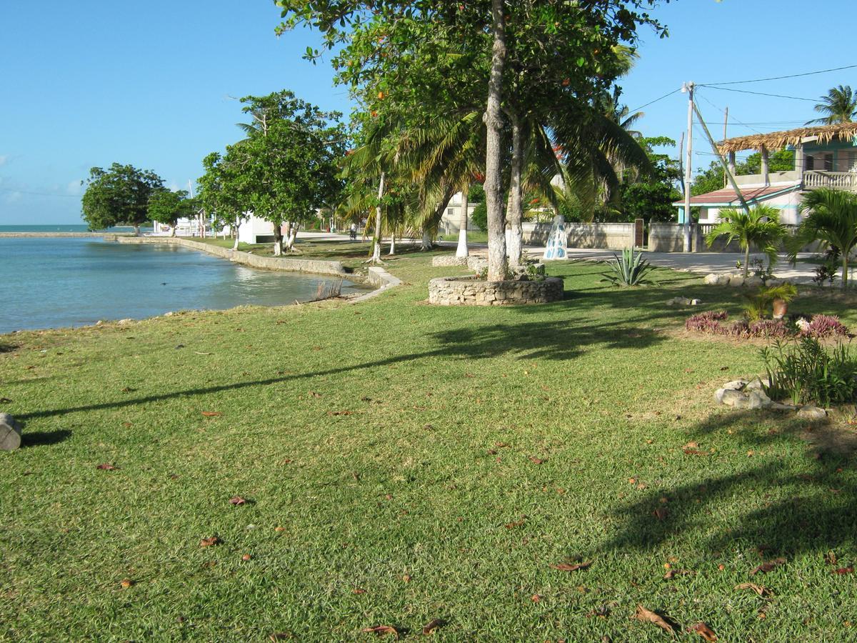 Fernando'S Seaside Hotel Sarteneja Buitenkant foto